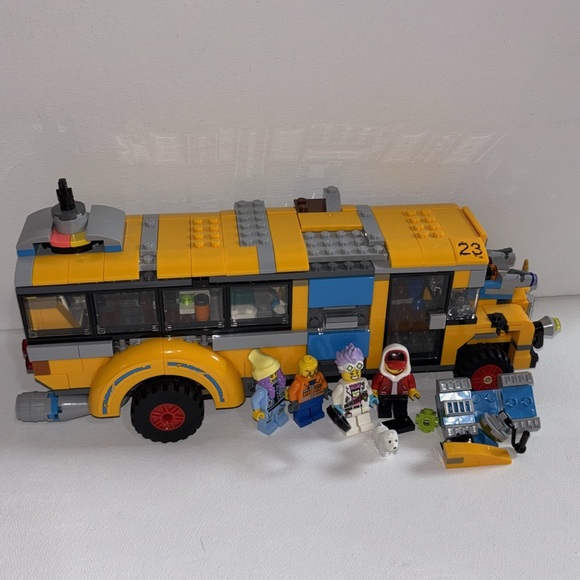 LEGO Hidden Side Paranormal Intercept Bus 3000 70423 Augmented Reality (AR) - Picture 3 of 14